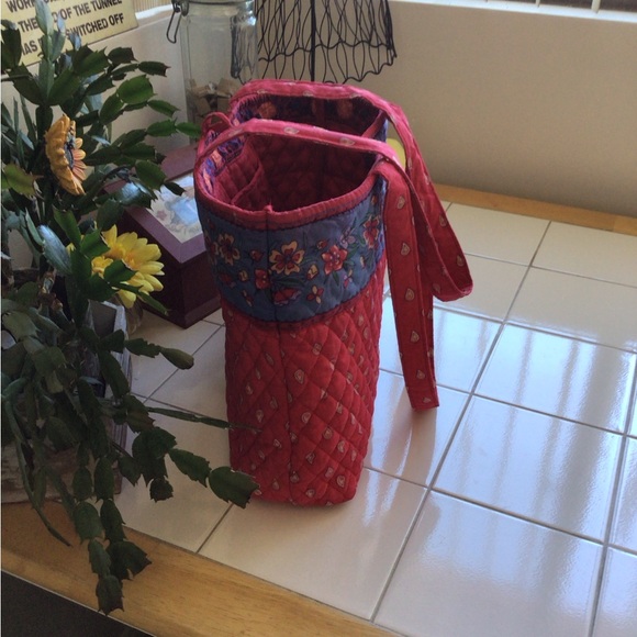 Quilted Paisley Red Floral Tote - Picture 4 of 7